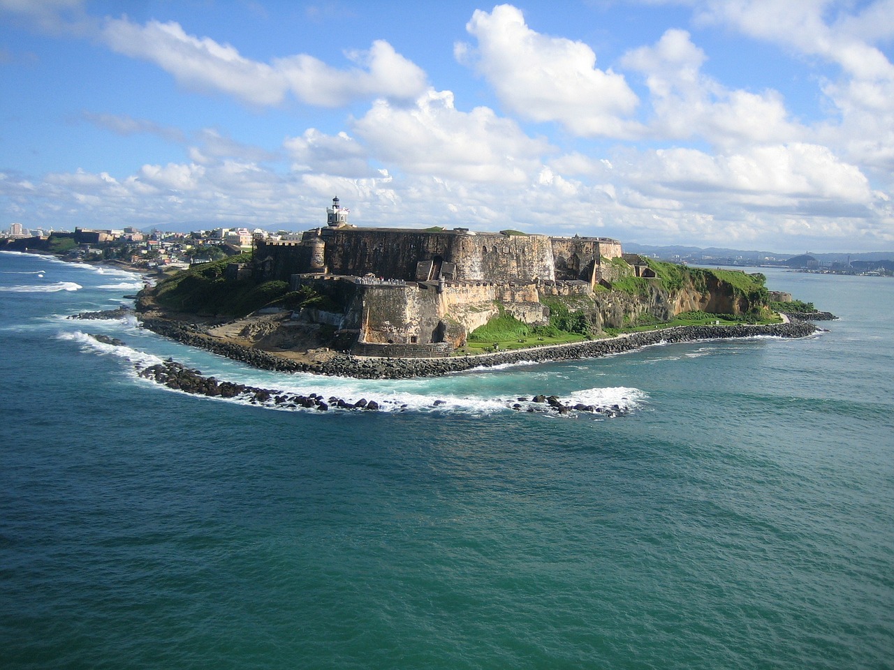 Discover the perfect Puerto Rico bucket list! Amazing adventures and things to do in Puerto Rico are included.
