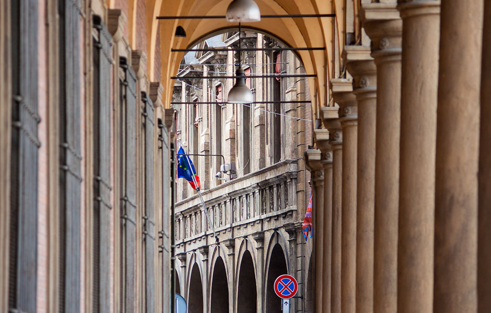 Bologna Portico - one of the best things to see in Bologna. Read this insider's guide to Bologna Italy and discover more things to in Bologna, accommodation in Bologna, food in Bologna, and off the beaten path attractions in Bologna. #bologna #italy #bolognaguide #europe #bolognatraveling #bolognatravel