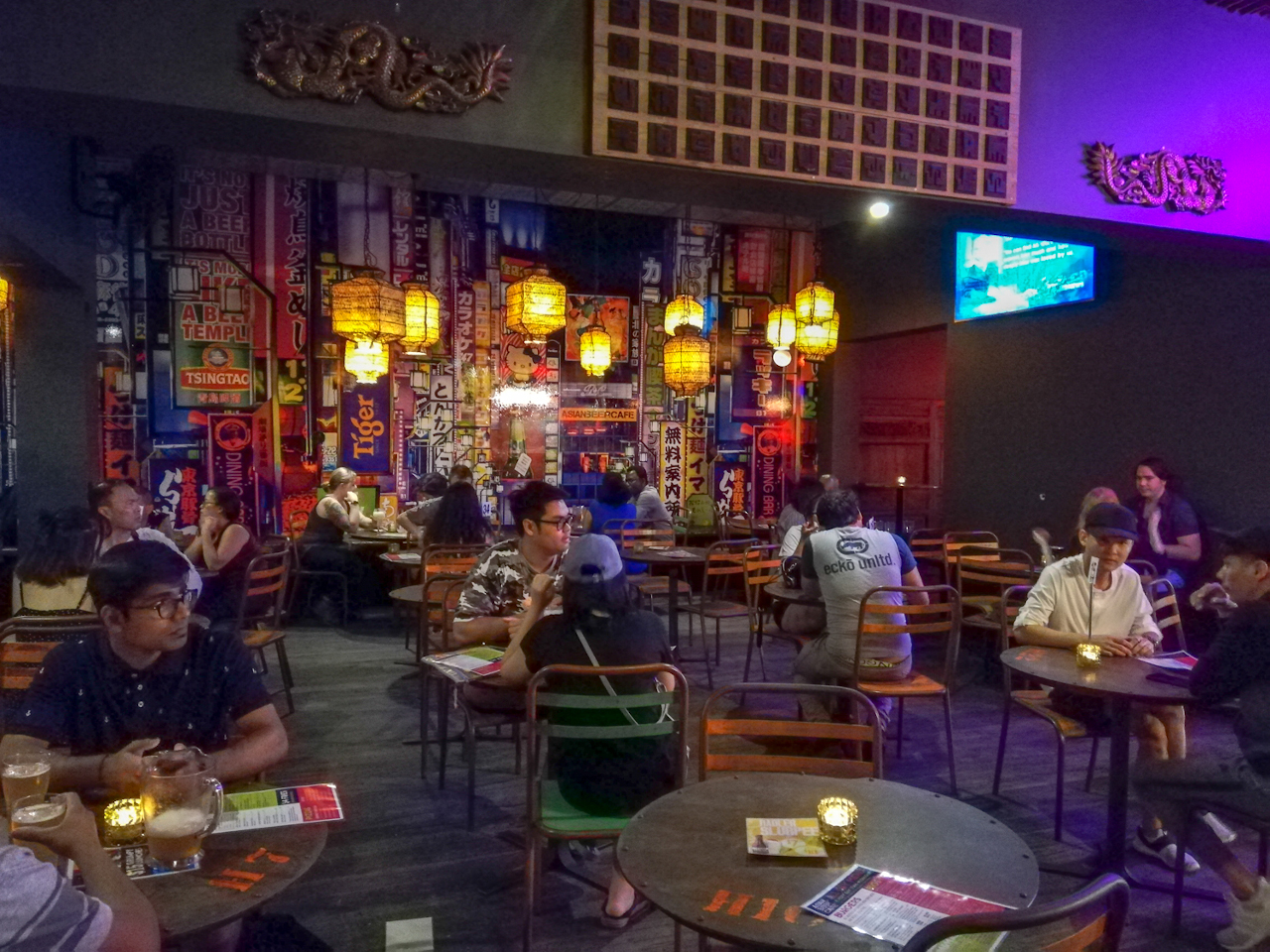 Asian Beer Cafe is one of the best bars with a view in Melbourne. Read this article to discover the best rooftop bars in Melbourne.