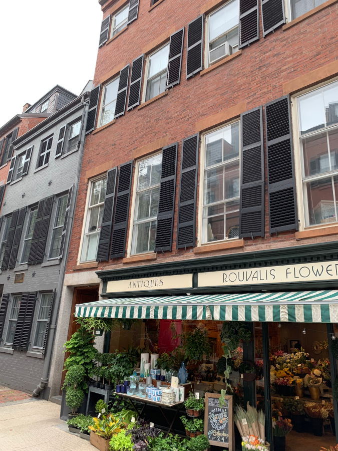 Beacon Hill is one of the best Boston areas to visit. Discover the things to do in Boston from this Boston city guide