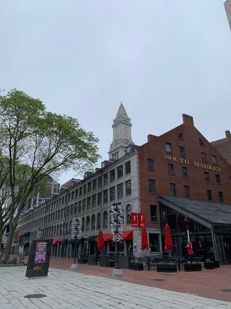 South Market, Faneuil Hall is a place where you'll find many great Boston restaurants. Read this article and discover the best places to eat in Boston as well as the top tourist attractions in Boston USA