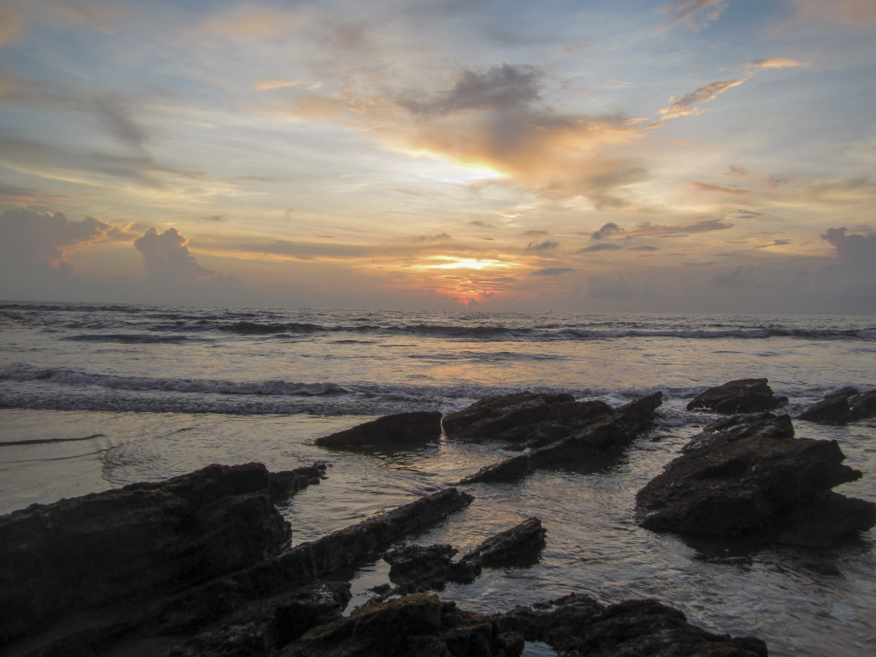 Vagator is one of the unmissable things to do when going Goa sightseeing. Here are more tourist attractions in Goa